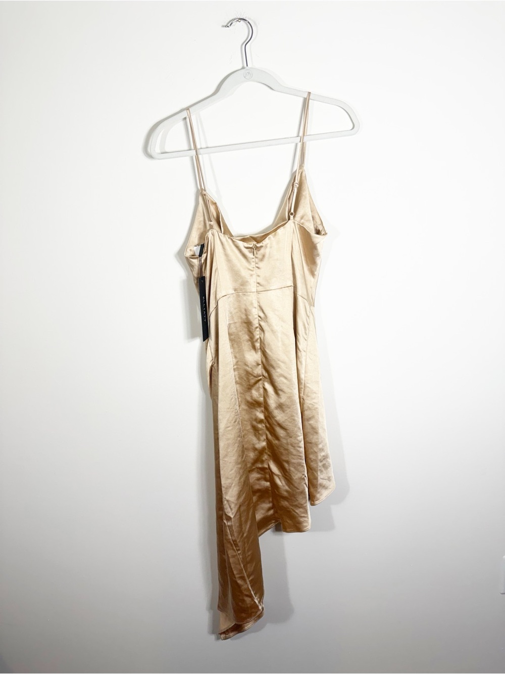 NWT Elliatt Jacinda Asymmetrical Satin Dress Gold Medium - Picture 4 of 6
